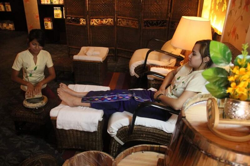 File:Burmese Massage in Myanmar.jpg