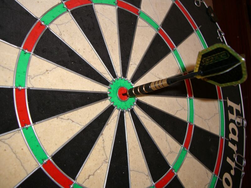 File:Harrows Bristle Board Bullseye.JPG