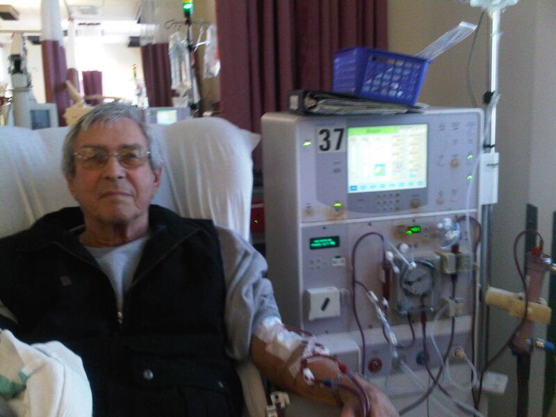 File:Patient receiving dialysis 02.jpg