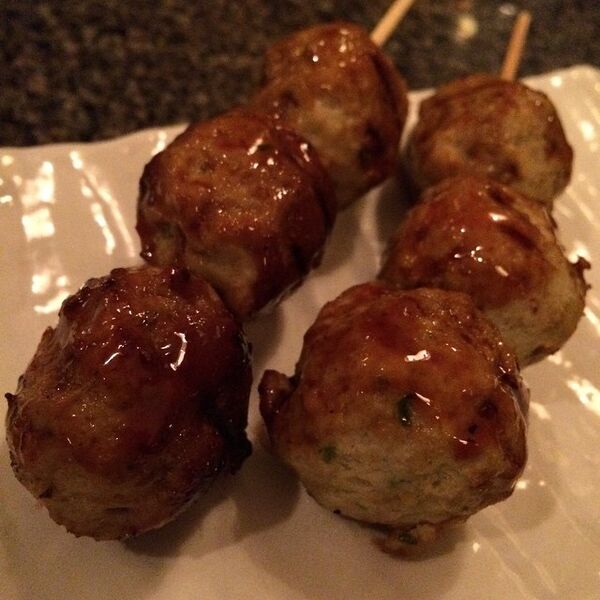 File:Tsukune (chicken meatballs) (16065642291).jpg