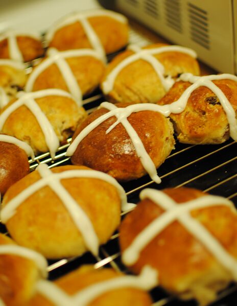 File:Homemade Hot Cross Buns.jpg