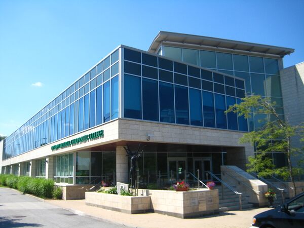 File:Canadian Memorial Chiropractic College.jpg