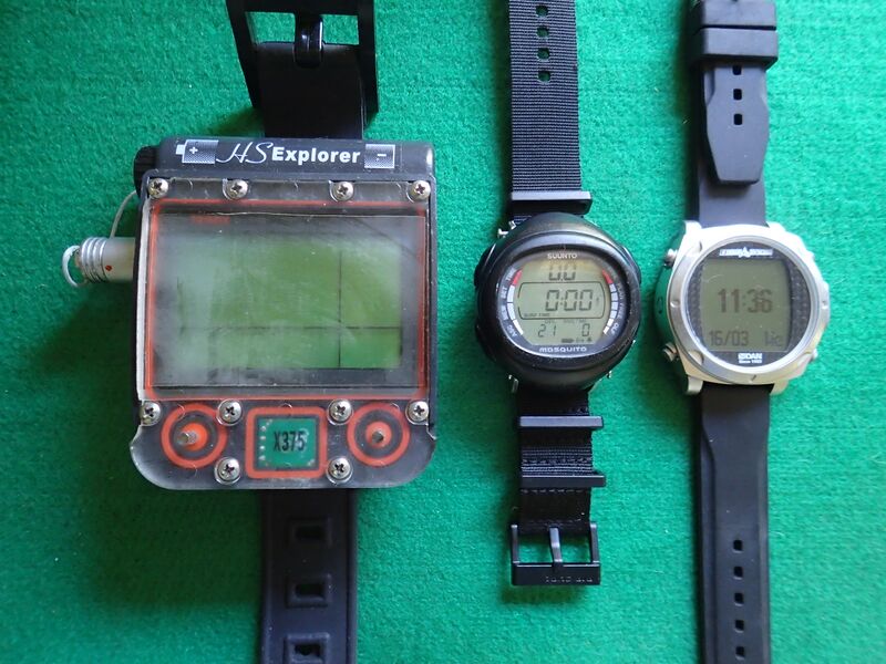 File:3 dive computers P3160383.JPG