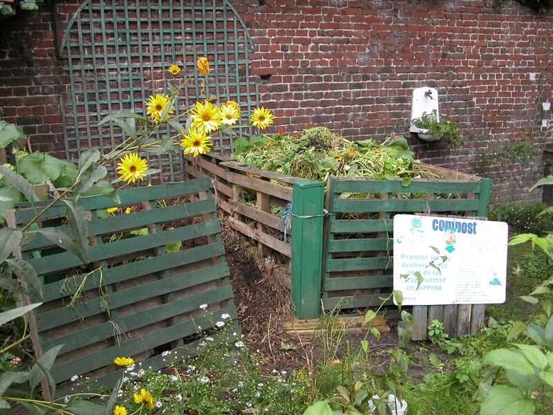 File:HomeComposting Roubaix Fr59.JPG