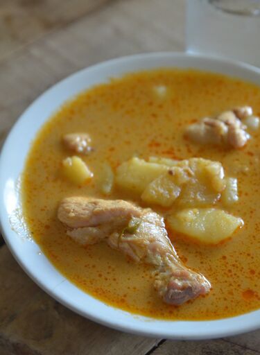File:Kaeng kari kai.JPG