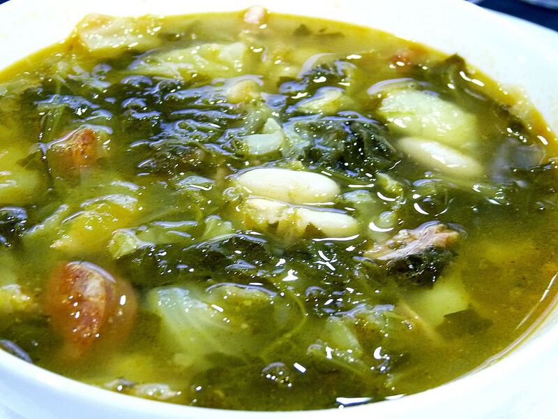 File:Caldo gallego - juantiagues.jpg