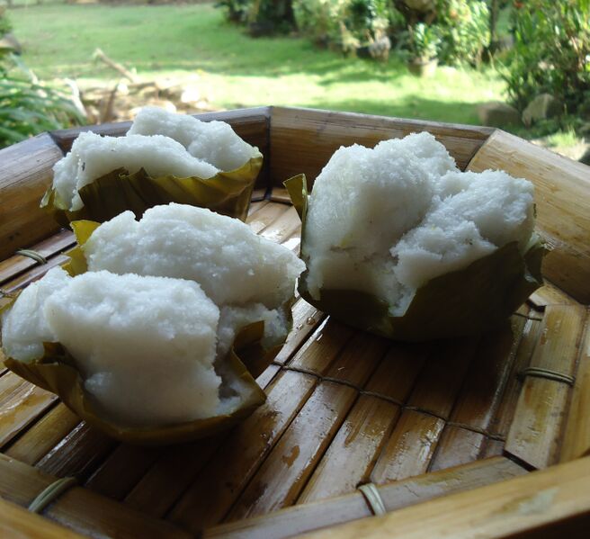File:Puto in banana leaf.jpg