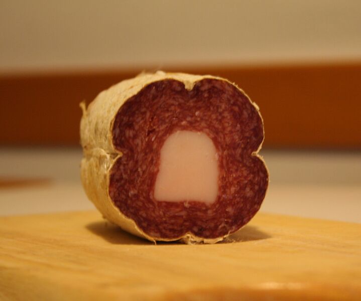 File:Mortadella di Campotosto.jpg