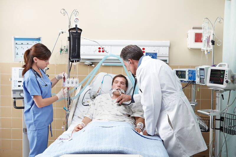 File:Clinicians in Intensive Care Unit.jpg