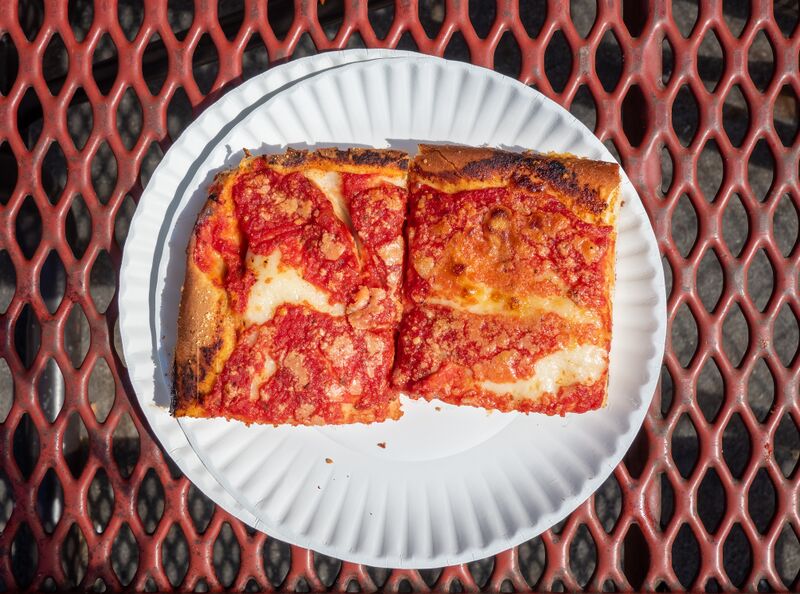 File:L&B Spumoni Gardens pizza (41436).jpg