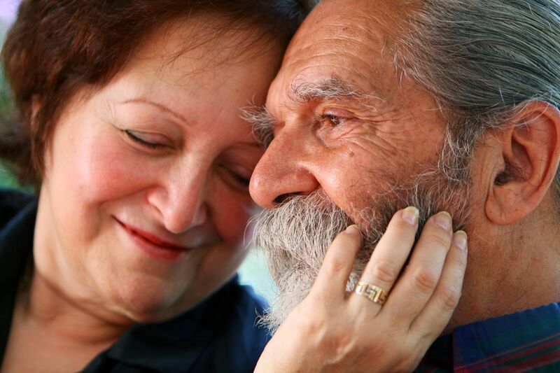 File:Old couple in love.jpg