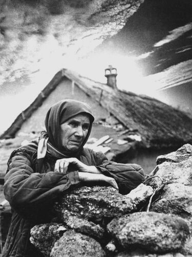 File:Grief - old woman (70-ies).jpg