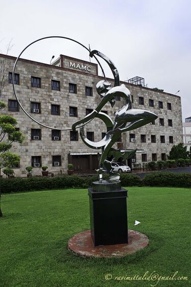 File:Maulana Azad Medical College.jpg