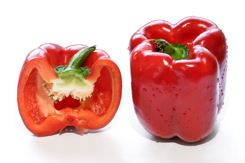 File:Red capsicum and cross section.jpg