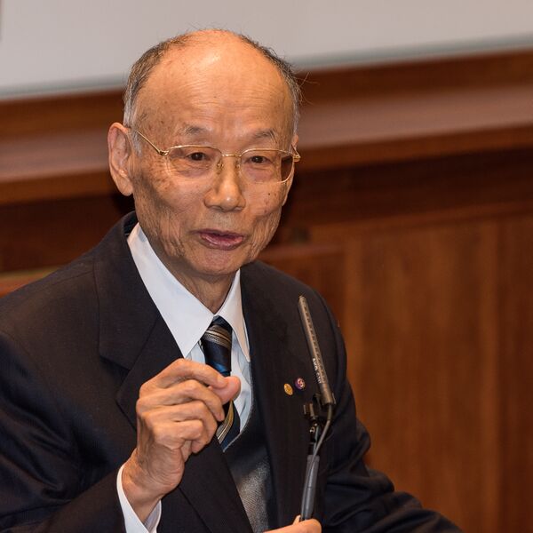 File:Satoshi Ōmura 5040-2015.jpg