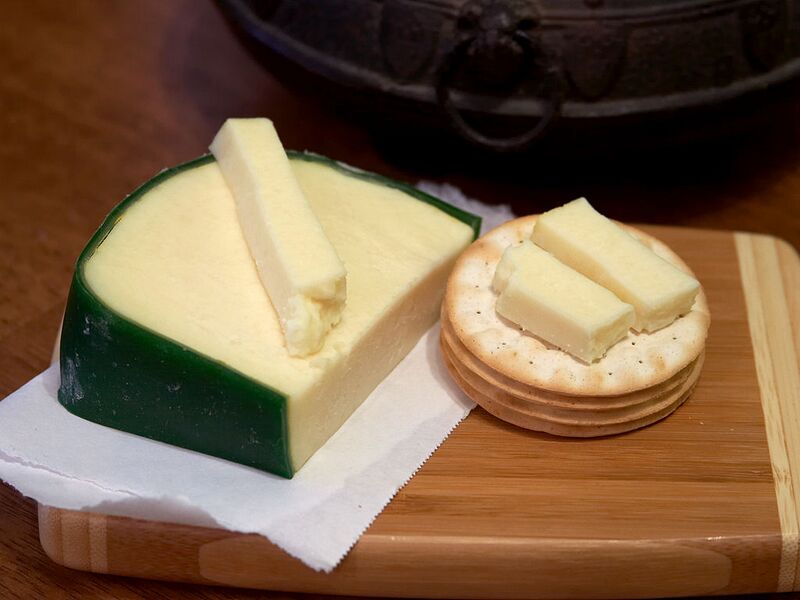 File:Bergenost Cheese 93 bg 122306.jpg