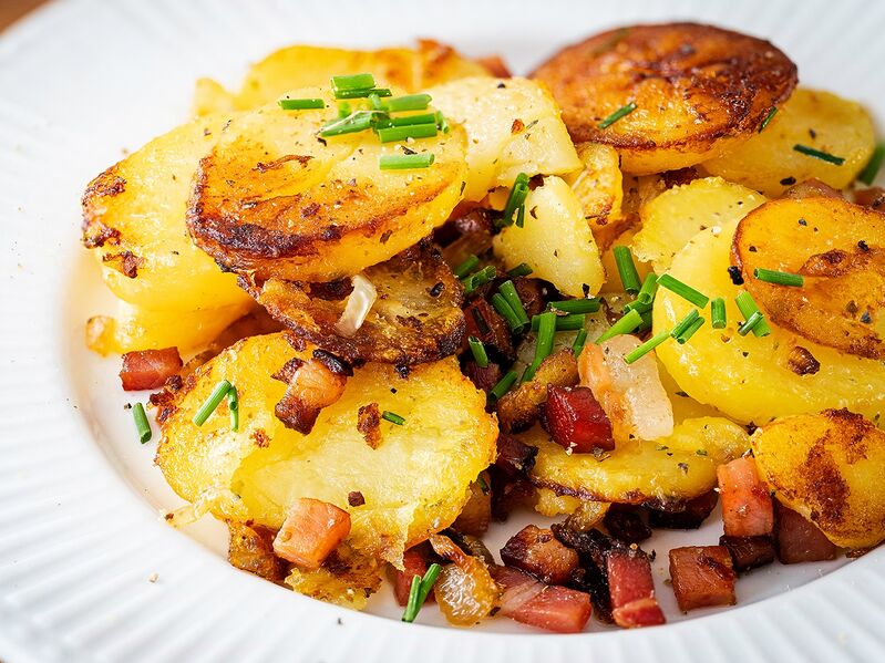 File:Bratkartoffeln-mit-Speck.jpg