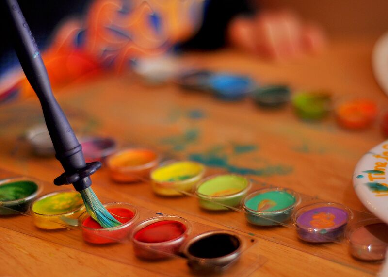 File:Brush and watercolours.jpg
