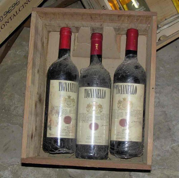File:Tignanello BMK.jpg