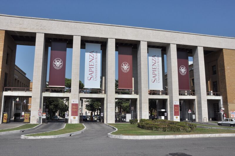 File:Sapienza entrance (20040201351).jpg